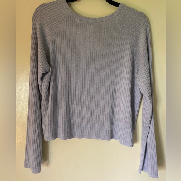 Lulus Basic Size Medium Shirt Long Sleeve Ribbed Crop V Neck - Picture 3 of 5